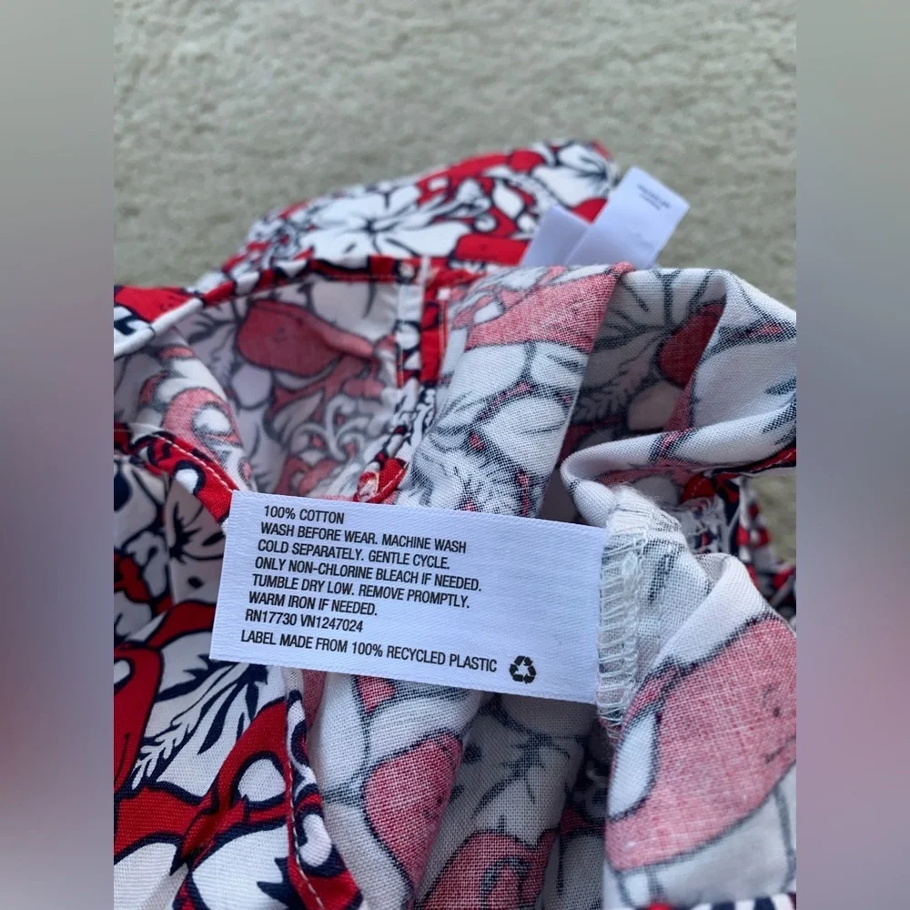 Vineyard Vines Size Medium, 7/8, Red and White Hibiscus Floral Tank Romper